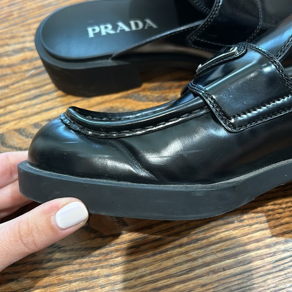š¤Prada leather logo mules. size 36. come with box and dust bag. - Picture 7 of 8
